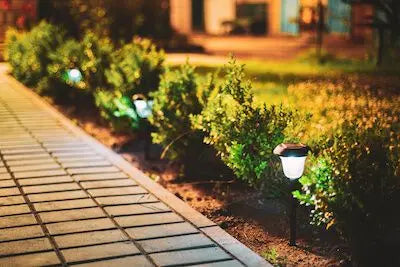 Solarleuchten: Vor- & Nachteile + Tipps zur Wahl von Solarlampen